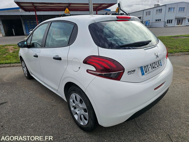 Peugeot 208 - 2015 - 187805km - DT142LK - سيارة: صورة 4 Peugeot 208 - 2015 - 187805km - DT142LK - سيارة: صورة 4