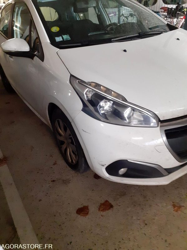 Peugeot 208 - 2016 - 225495 kms - سيارة: صورة 5 Peugeot 208 - 2016 - 225495 kms - سيارة: صورة 5