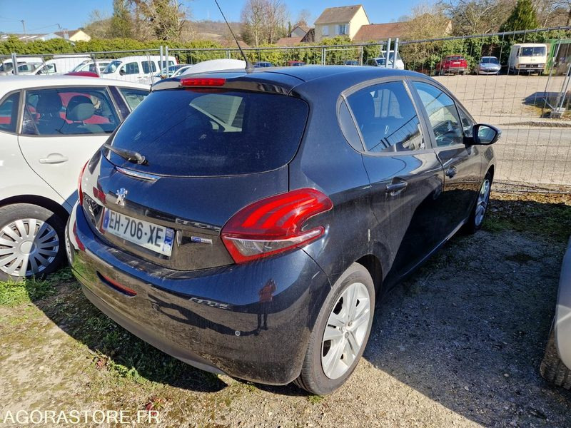 Peugeot 208 - EH706XE - 2016 - 93305km - سيارة: صورة 3 Peugeot 208 - EH706XE - 2016 - 93305km - سيارة: صورة 3
