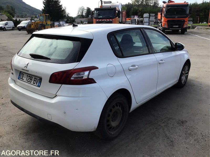 Peugeot 308 - 2014 - 133878kms - (P0403313) - سيارة: صورة 2 Peugeot 308 - 2014 - 133878kms - (P0403313) - سيارة: صورة 2
