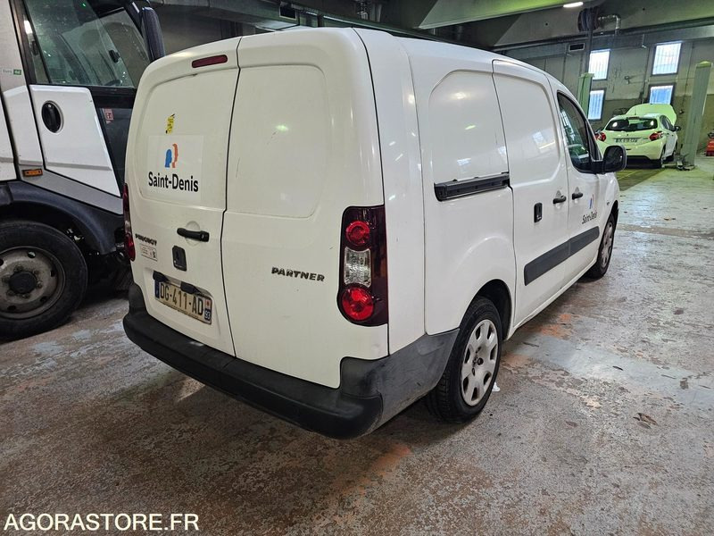 Peugeot Partner - 2014 - 47143kms - DG 411 AD - فان المدمجة: صورة 3 Peugeot Partner - 2014 - 47143kms - DG 411 AD - فان المدمجة: صورة 3