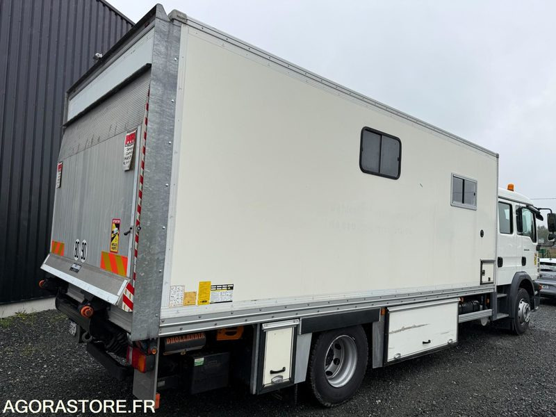 Porteur MAN TGM 15.250 cabine 7 places caisson base vie atelier hayon - 20500KM- - شاحنة: صورة 2 Porteur MAN TGM 15.250 cabine 7 places caisson base vie atelier hayon - 20500KM- - شاحنة: صورة 2