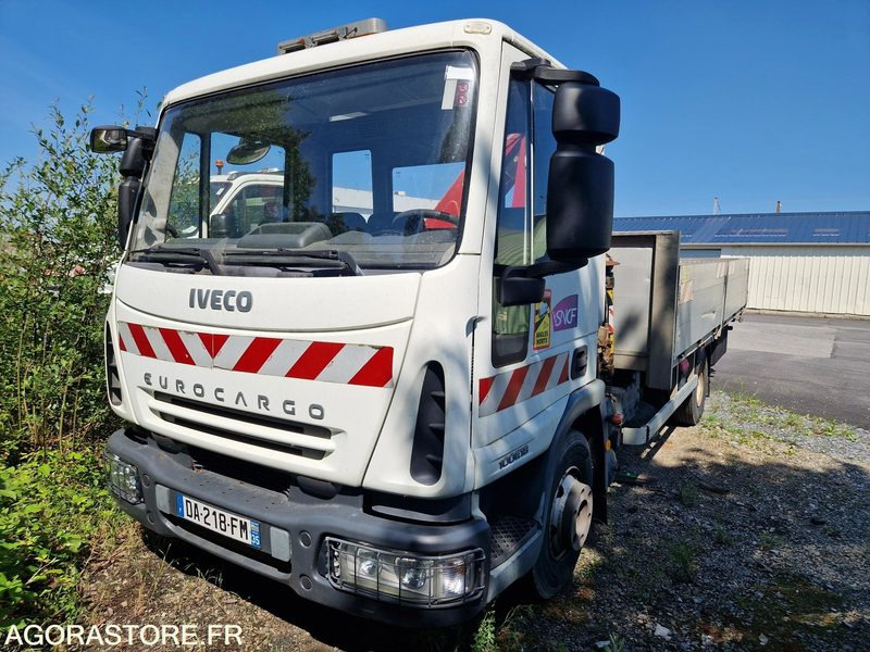 Porteur benne grue Iveco 100E18 - DA218FM - شاحنة: صورة 1 Porteur benne grue Iveco 100E18 - DA218FM - شاحنة: صورة 1