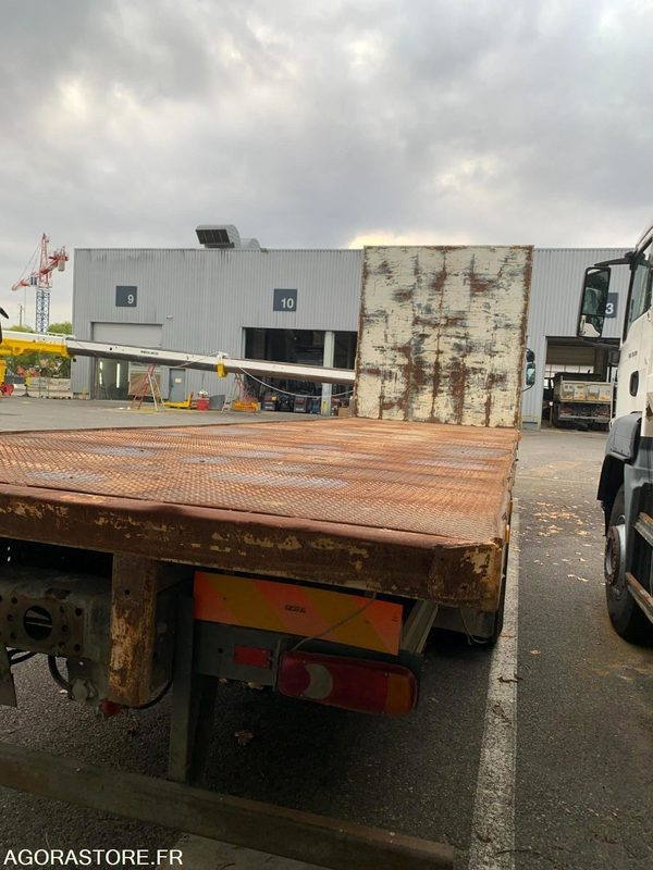 Porteur plateau DAF LF 18.250 - 2004 - 418000 Kms - شاحنة: صورة 3 Porteur plateau DAF LF 18.250 - 2004 - 418000 Kms - شاحنة: صورة 3