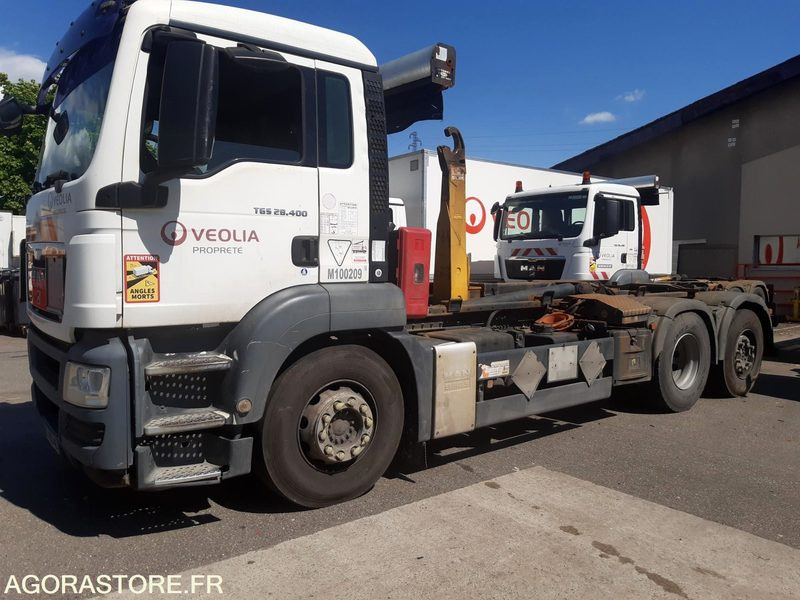 R51812-PORTEUR POLYBENNE MAN TGS 28.400 - BRAS GUIMA - ANNÉE 2010 - 555918 Km - شاحنة: صورة 1 R51812-PORTEUR POLYBENNE MAN TGS 28.400 - BRAS GUIMA - ANNÉE 2010 - 555918 Km - شاحنة: صورة 1