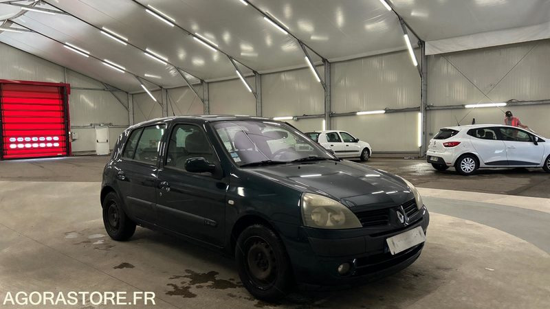 RENAULT-CLIO- 1.4-16V-EXTRÊME-ESSENCE-154073KMS - سيارة: صورة 4 RENAULT-CLIO- 1.4-16V-EXTRÊME-ESSENCE-154073KMS - سيارة: صورة 4