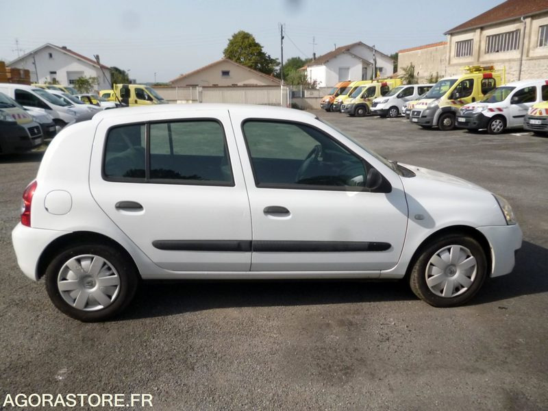 RENAULT CLIO 1.5 DCI - 2007 - سيارة: صورة 4 RENAULT CLIO 1.5 DCI - 2007 - سيارة: صورة 4