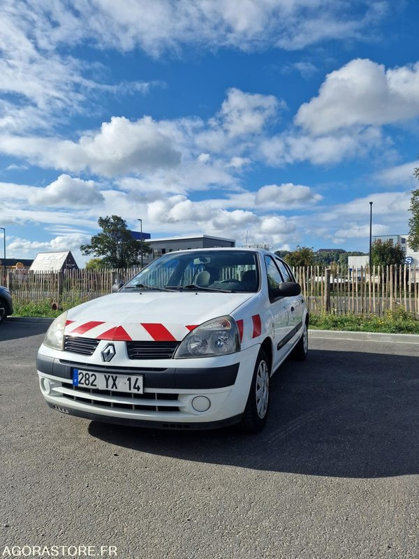 RENAULT CLIO 2 - LOT N°1 - سيارة: صورة 1 RENAULT CLIO 2 - LOT N°1 - سيارة: صورة 1