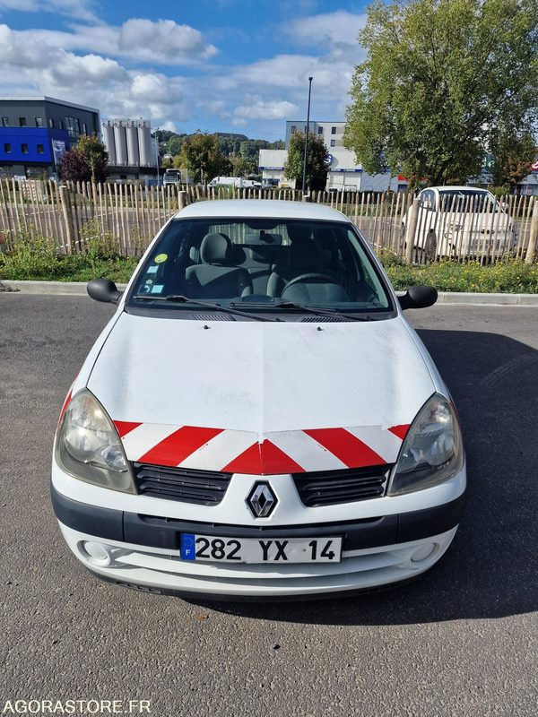 RENAULT CLIO 2 - LOT N°1 - سيارة: صورة 2 RENAULT CLIO 2 - LOT N°1 - سيارة: صورة 2