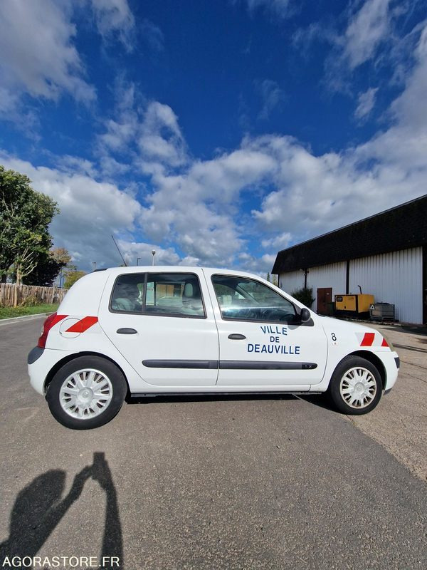 RENAULT CLIO 2 - LOT N°2 - سيارة: صورة 5 RENAULT CLIO 2 - LOT N°2 - سيارة: صورة 5