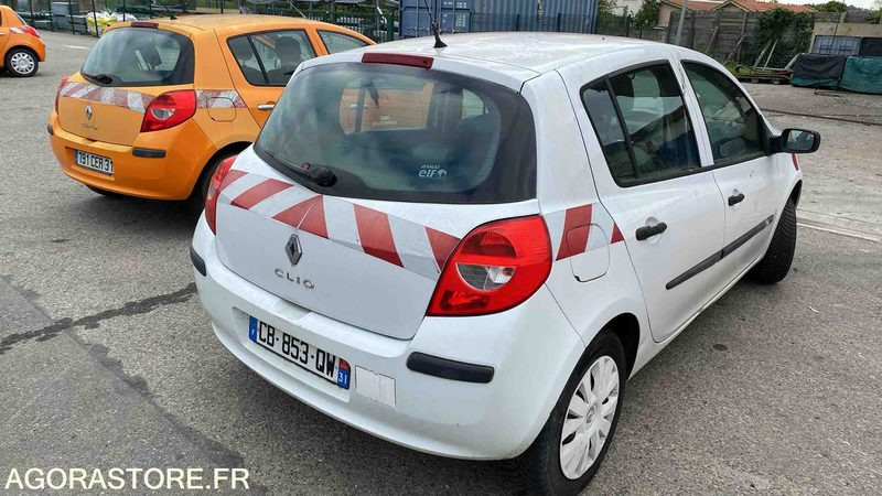 RENAULT CLIO - 2007 - 137569 KM - سيارة: صورة 3 RENAULT CLIO - 2007 - 137569 KM - سيارة: صورة 3