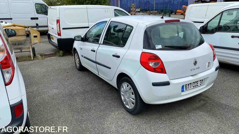 RENAULT CLIO - 2007 - 209285KM - سيارة: صورة 3 RENAULT CLIO - 2007 - 209285KM - سيارة: صورة 3
