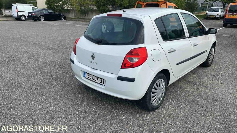 RENAULT CLIO - 2008 - 171835 KM - سيارة: صورة 4 RENAULT CLIO - 2008 - 171835 KM - سيارة: صورة 4
