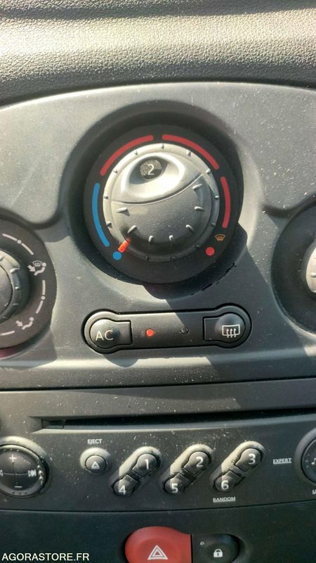 RENAULT CLIO - 2008 - 182854kms - سيارة: صورة 5 RENAULT CLIO - 2008 - 182854kms - سيارة: صورة 5