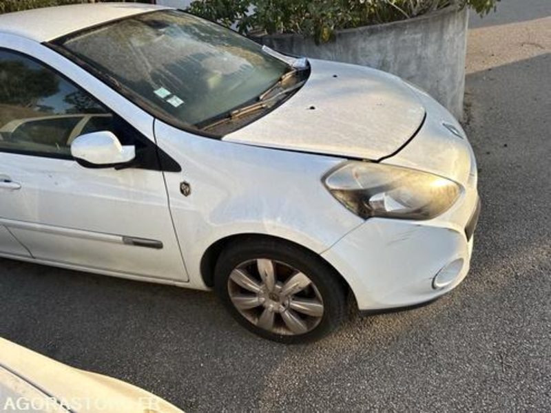 RENAULT CLIO - 2012 - 136676KM - CJ224LH - سيارة: صورة 3 RENAULT CLIO - 2012 - 136676KM - CJ224LH - سيارة: صورة 3