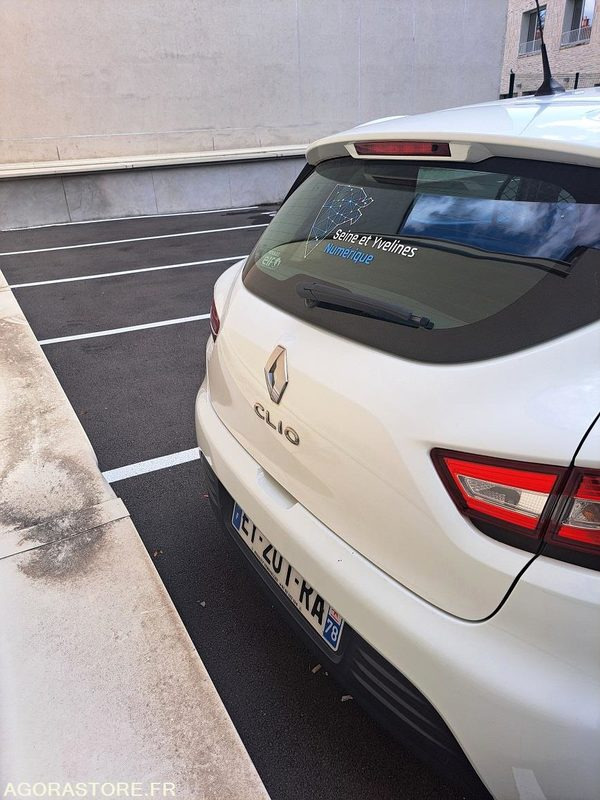 RENAULT - CLIO - 2018 - 79 000 KM - سيارة: صورة 2 RENAULT - CLIO - 2018 - 79 000 KM - سيارة: صورة 2