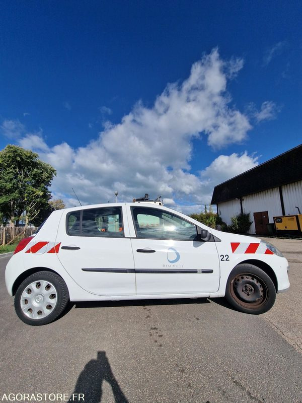 RENAULT CLIO 3 - LOT N°1 - سيارة: صورة 5 RENAULT CLIO 3 - LOT N°1 - سيارة: صورة 5