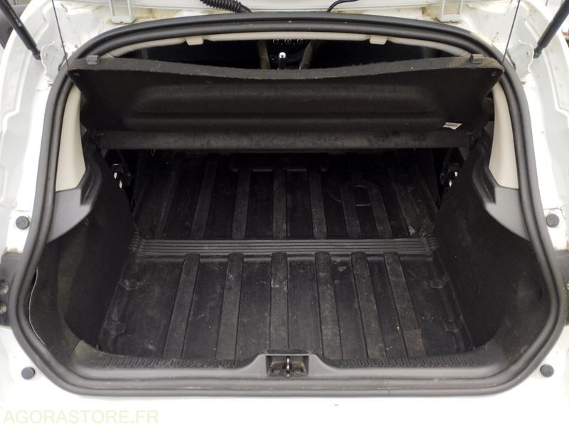 RENAULT CLIO 4 - سيارة: صورة 5 RENAULT CLIO 4 - سيارة: صورة 5