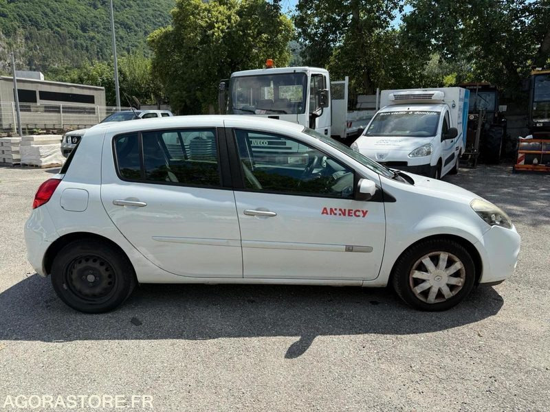 RENAULT CLIO - BV 230 MD - سيارة: صورة 3 RENAULT CLIO - BV 230 MD - سيارة: صورة 3