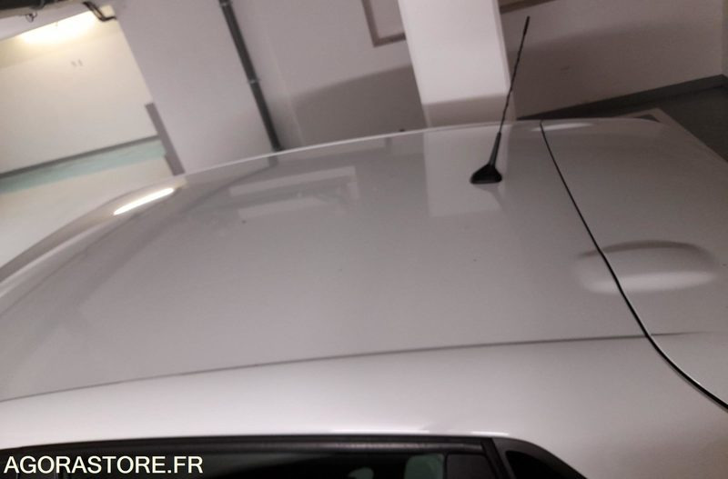 RENAULT CLIO IV - ZEN 09E E5 - 83985kms - 2013 - سيارة: صورة 5 RENAULT CLIO IV - ZEN 09E E5 - 83985kms - 2013 - سيارة: صورة 5