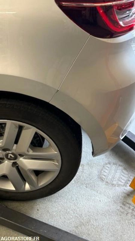 سيارة RENAULT CLIO V Diesel - 35000km - 2019: صورة 8
