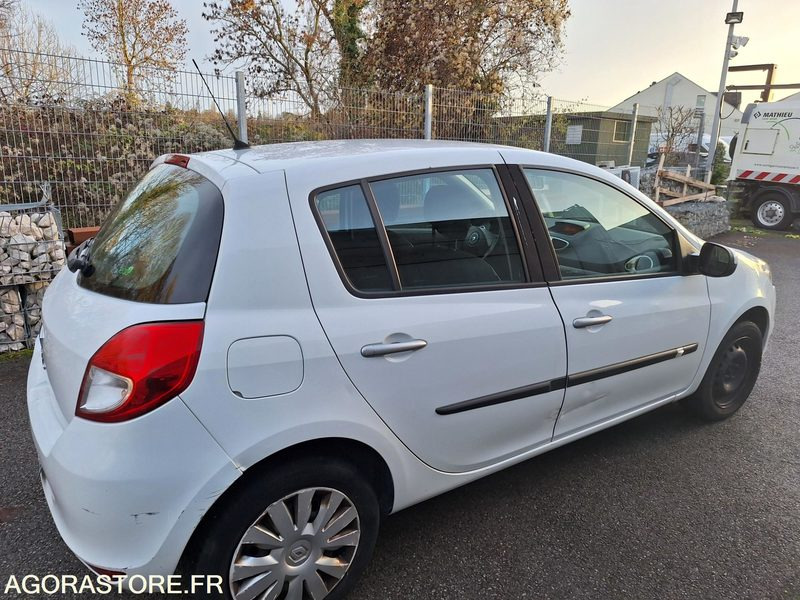 RENAULT CLIO3 Phase2 _ 3 places _ Diesel 1.5DCI - سيارة: صورة 4 RENAULT CLIO3 Phase2 _ 3 places _ Diesel 1.5DCI - سيارة: صورة 4