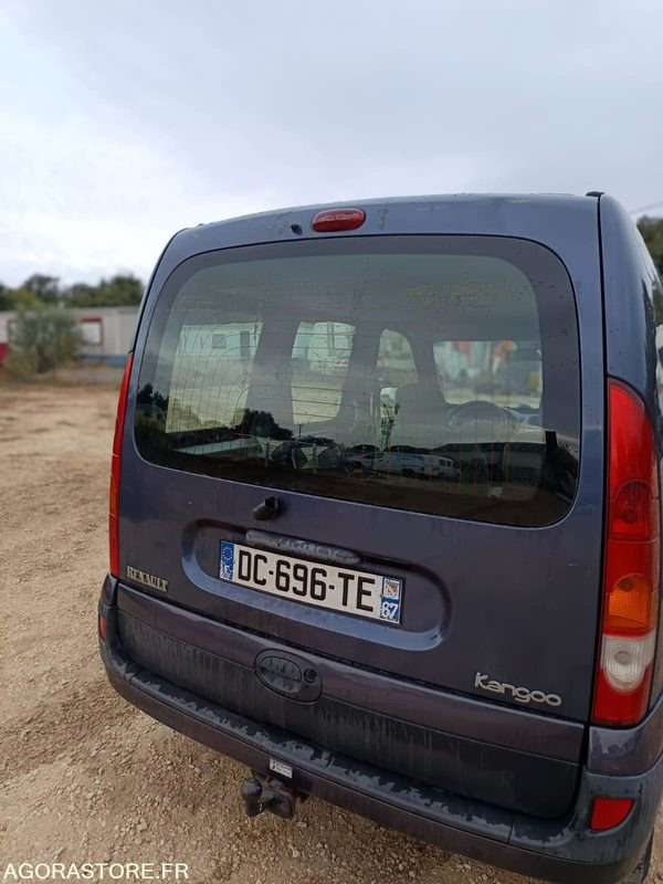 RENAULT KANGOO 1.5 DCI - 2003 - 227000KMS - سيارة: صورة 4 RENAULT KANGOO 1.5 DCI - 2003 - 227000KMS - سيارة: صورة 4