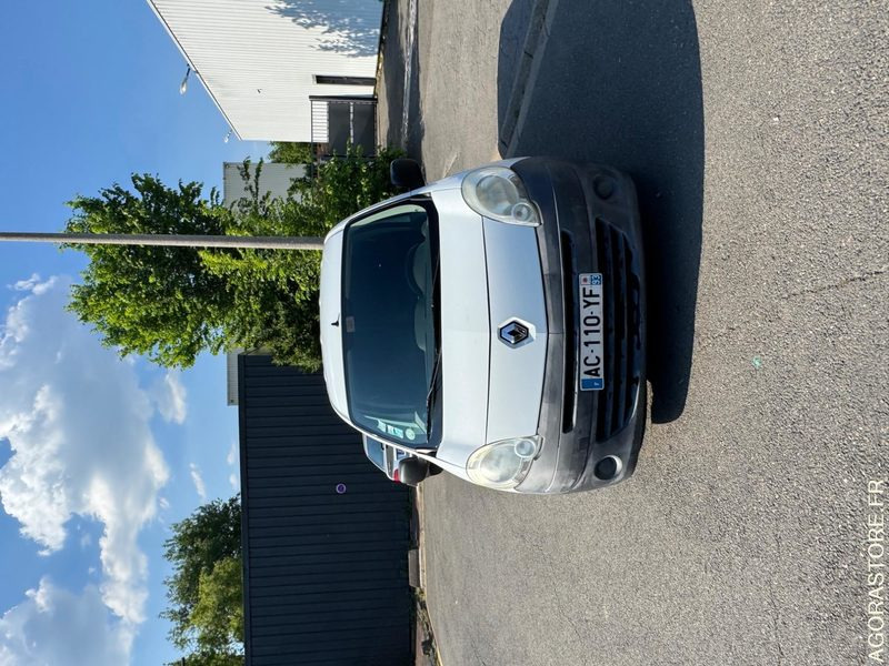RENAULT KANGOO 1.6 90 ESSENCE - 31 000 KM - 2009 - فان المدمجة: صورة 3 RENAULT KANGOO 1.6 90 ESSENCE - 31 000 KM - 2009 - فان المدمجة: صورة 3