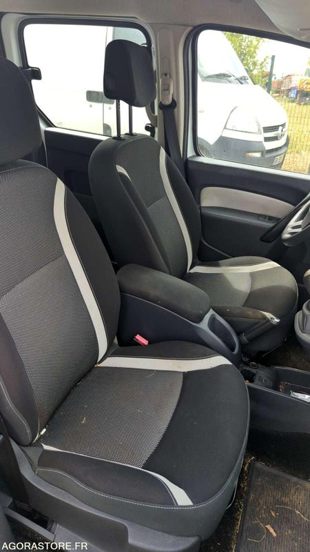 فان المدمجة RENAULT KANGOO 172436kms - 2016: صورة 19