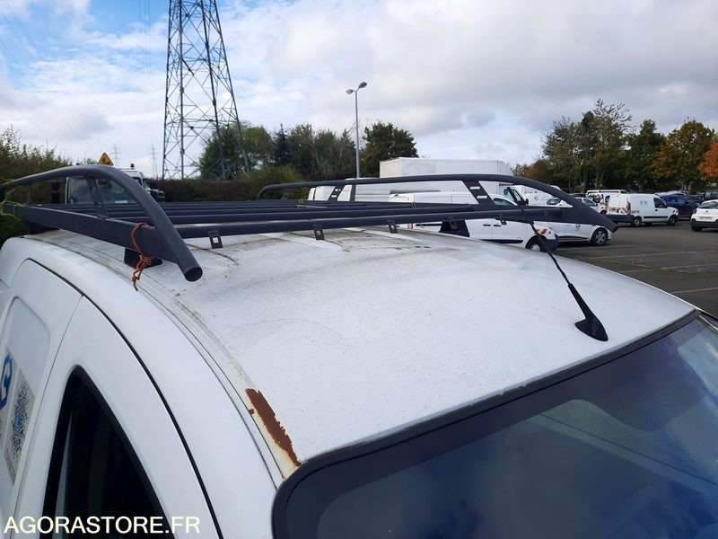 RENAULT KANGOO - 2008 - 115 135KM - NON ROULANT - فان المدمجة: صورة 5 RENAULT KANGOO - 2008 - 115 135KM - NON ROULANT - فان المدمجة: صورة 5