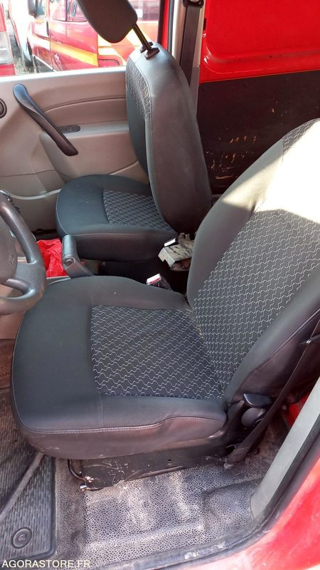 فان المدمجة RENAULT - KANGOO - 2010 - 204978KM - AX498CA: صورة 12