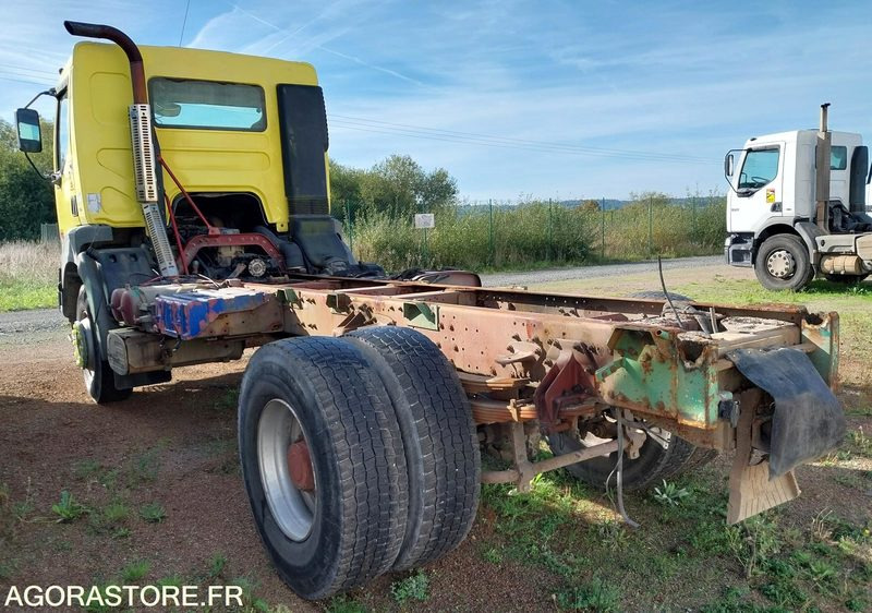 RENAULT KERAX 300-19 / 1999 / 660960 km - شاحنة هيكل كابينة: صورة 2 RENAULT KERAX 300-19 / 1999 / 660960 km - شاحنة هيكل كابينة: صورة 2