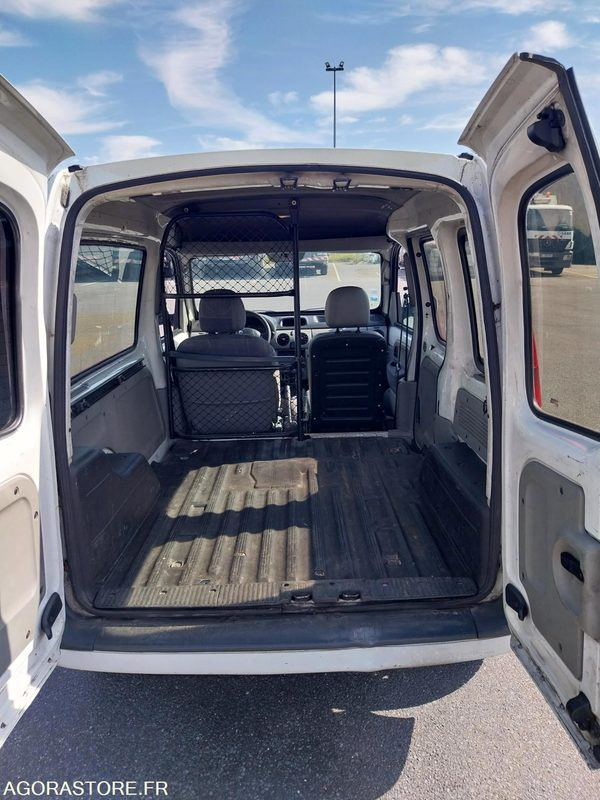 RENAULT Kangoo vitré 2P 2004 (309916Km) ROULANT PRO UNIQUEMENT - فان المدمجة: صورة 5 RENAULT Kangoo vitré 2P 2004 (309916Km) ROULANT PRO UNIQUEMENT - فان المدمجة: صورة 5