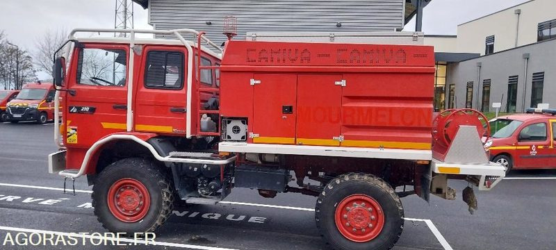 RENAULT M210 4X4 - وحدة جر: صورة 1 RENAULT M210 4X4 - وحدة جر: صورة 1