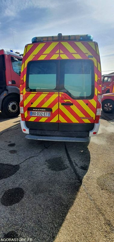 RENAULT MASTER 2.3 DCI TYPE AMBULANCE 151128 kms 2011 - فان: صورة 4 RENAULT MASTER 2.3 DCI TYPE AMBULANCE 151128 kms 2011 - فان: صورة 4
