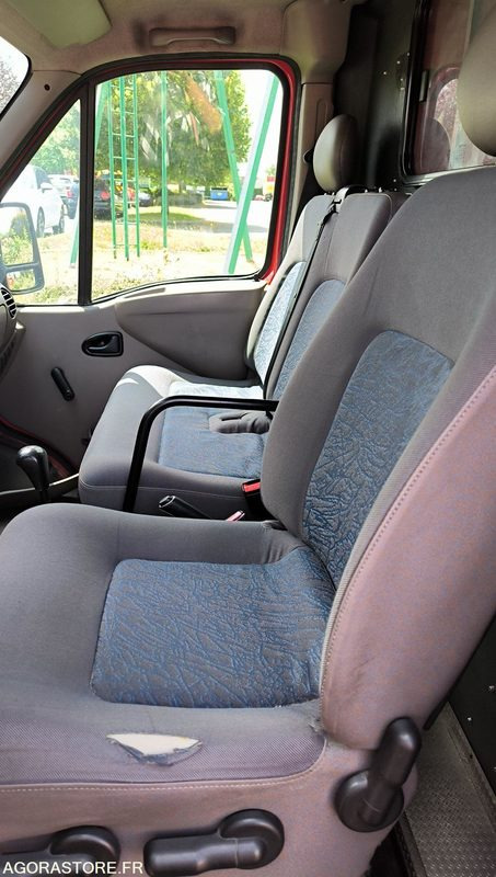 RENAULT MASTER II 2,5D - 2000 - 48197kms - فان: صورة 5 RENAULT MASTER II 2,5D - 2000 - 48197kms - فان: صورة 5