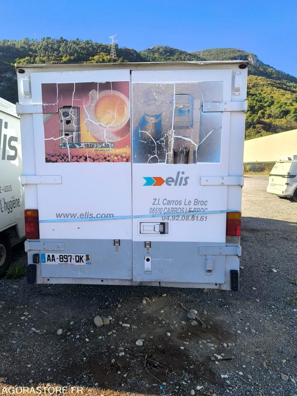 RENAULT MASTER II - 2009 - 318482 Kms - فان: صورة 4 RENAULT MASTER II - 2009 - 318482 Kms - فان: صورة 4