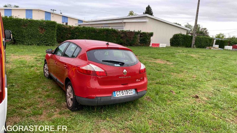 RENAULT MEGANE 309707kms - 2013 - سيارة: صورة 3 RENAULT MEGANE 309707kms - 2013 - سيارة: صورة 3