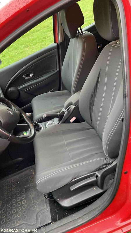 RENAULT MEGANE 309707kms - 2013 - سيارة: صورة 4 RENAULT MEGANE 309707kms - 2013 - سيارة: صورة 4