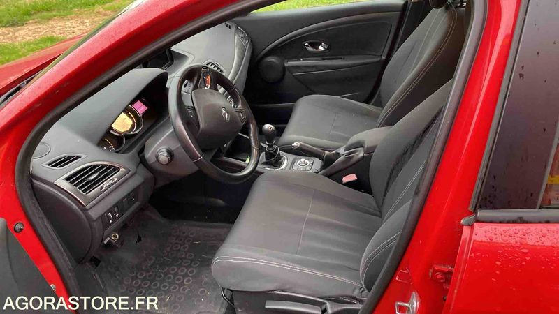 RENAULT MEGANE 309707kms - 2013 - سيارة: صورة 5 RENAULT MEGANE 309707kms - 2013 - سيارة: صورة 5