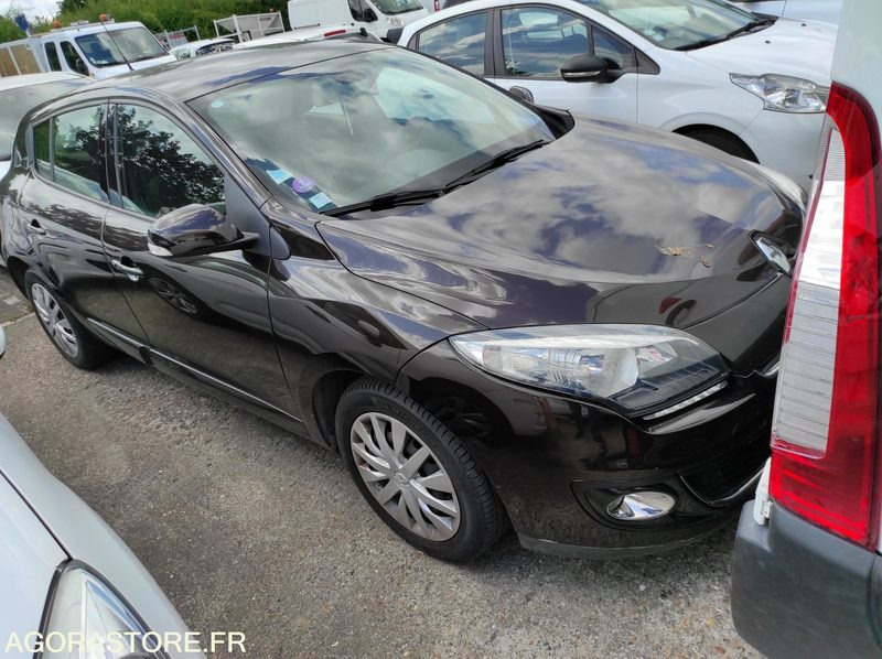 RENAULT MEGANE - سيارة: صورة 2 RENAULT MEGANE - سيارة: صورة 2