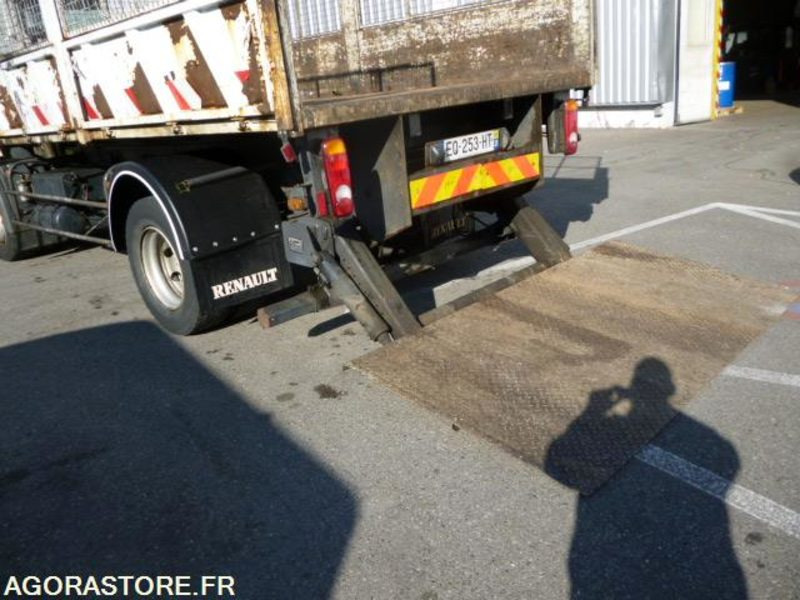 RENAULT MIDLUM 220 DCI BENNE HAYON 174900kms 2003 - شاحنة قلاب: صورة 4 RENAULT MIDLUM 220 DCI BENNE HAYON 174900kms 2003 - شاحنة قلاب: صورة 4