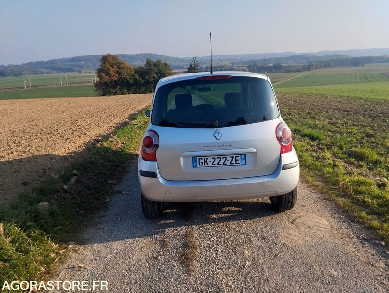 RENAULT MODUS - 102000 KILOMETRES - ESSENCE - سيارة: صورة 5 RENAULT MODUS - 102000 KILOMETRES - ESSENCE - سيارة: صورة 5