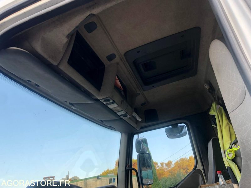 شاحنة الشفط RENAULT PREMIUM HYDROCUREUSE 245082kms 2001: صورة 9