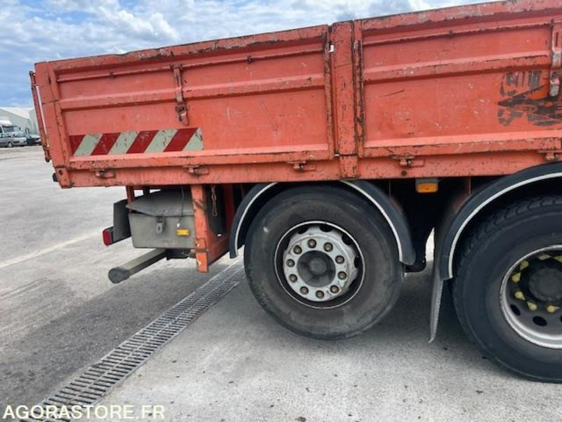 RENAULT PREMIUM LANDER 430.26 - PLATEAU GRUE - GRUE FASSI F150 + RADIO - 2011 - شاحنات مسطحة, شاحنة كرين: صورة 3 RENAULT PREMIUM LANDER 430.26 - PLATEAU GRUE - GRUE FASSI F150 + RADIO - 2011 - شاحنات مسطحة, شاحنة كرين: صورة 3