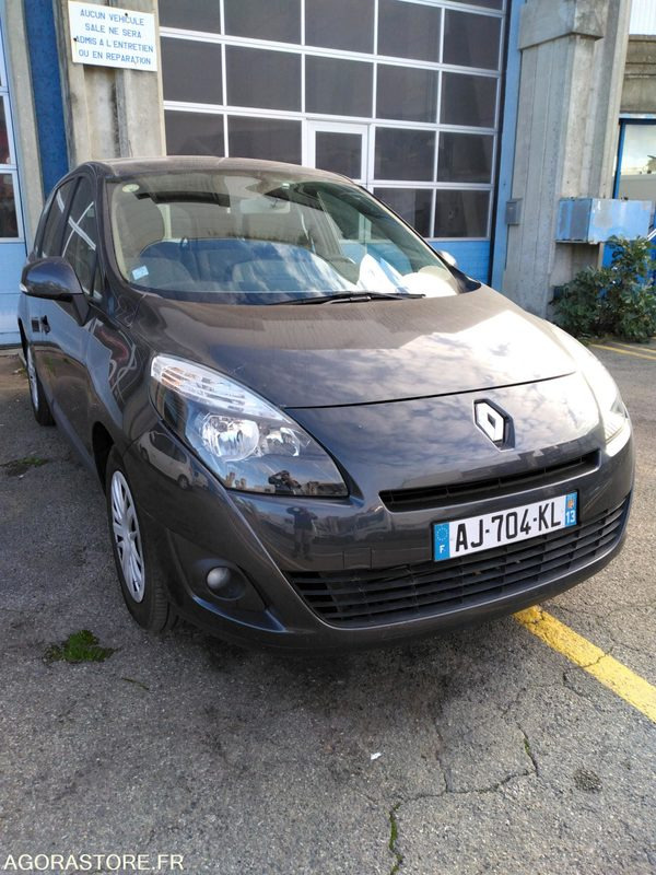 RENAULT SCENIC 1.9 DIESEL - سيارة: صورة 1 RENAULT SCENIC 1.9 DIESEL - سيارة: صورة 1