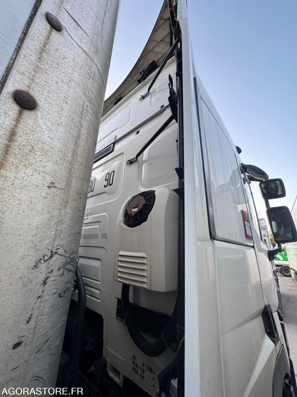RENAULT T520 HIGH - 907 798KM - 2015 - وحدة جر: صورة 4 RENAULT T520 HIGH - 907 798KM - 2015 - وحدة جر: صورة 4