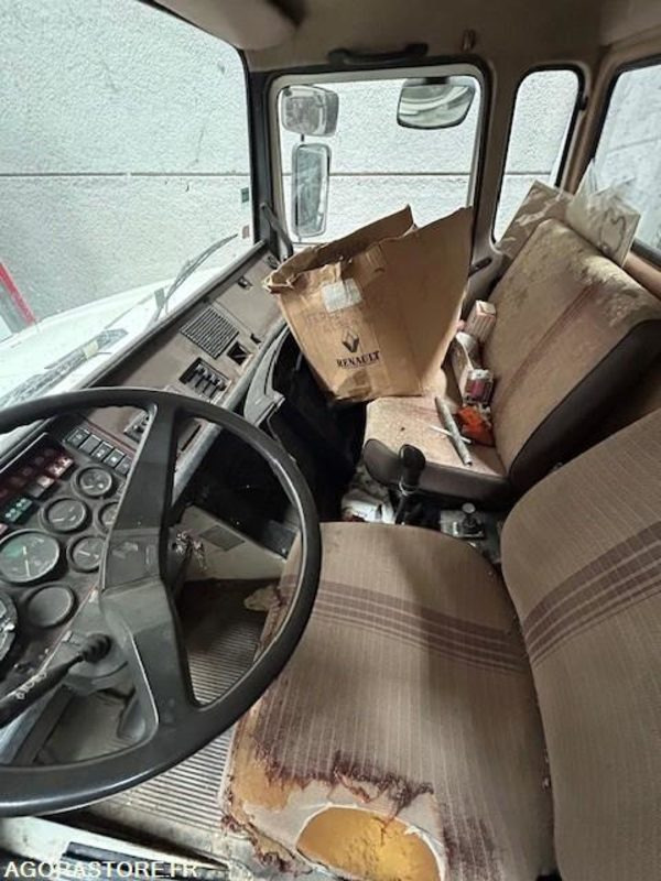 RENAULT TRACTEUR C290 4X4 110KM/H 282500 KM - وحدة جر: صورة 5 RENAULT TRACTEUR C290 4X4 110KM/H 282500 KM - وحدة جر: صورة 5