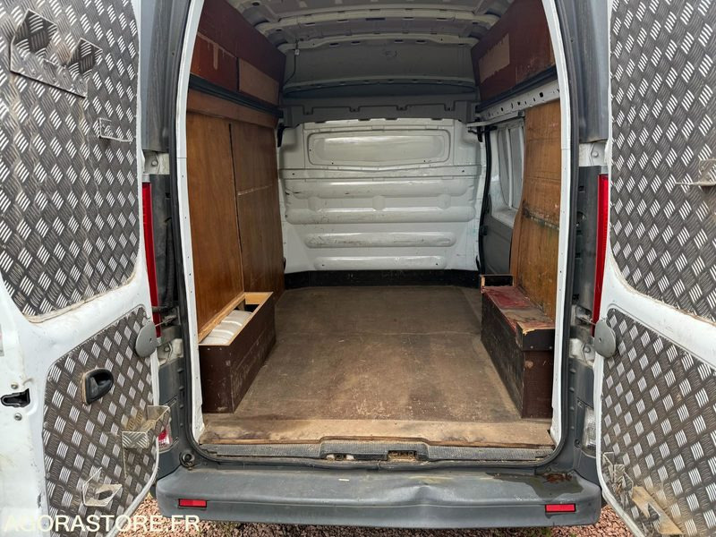 RENAULT TRAFIC 2.0 DCI 115 CH L1H2 - 233176 - 2011 - فان: صورة 5 RENAULT TRAFIC 2.0 DCI 115 CH L1H2 - 233176 - 2011 - فان: صورة 5