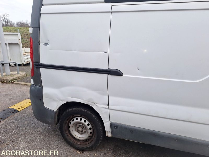 RENAULT TRAFIC _ 3 places _ Diesel - فان: صورة 4 RENAULT TRAFIC _ 3 places _ Diesel - فان: صورة 4